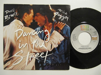 David Bowie And Mick Jagger Dancing In 7" sinkku Eri painos