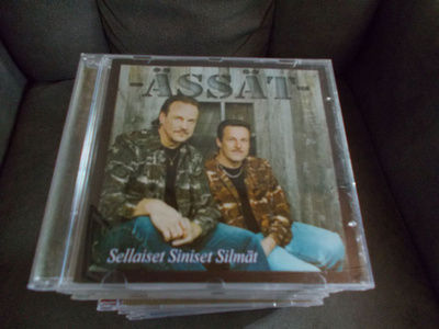 CD ÄSSÄT ** SELLAISET SINISET SILMÄT **