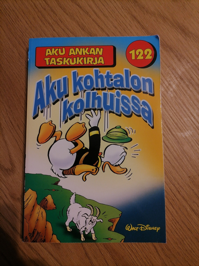 Aku Ankan Taskukirja 122: Aku kohtalon kolhuissa