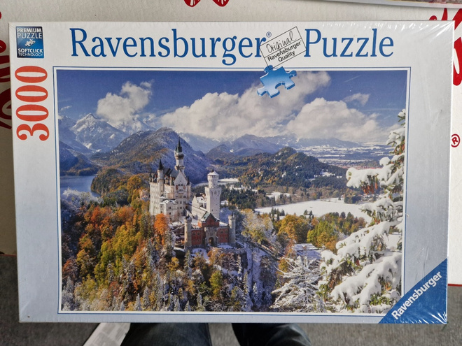 Uusi palapeli linna ravensburger 3000