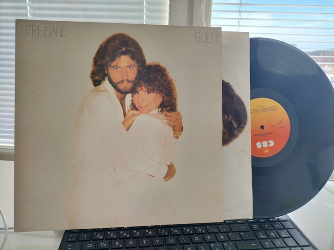 BARBRA STREISAND. Guilty. LP HOL -80 NÄTTI KUNTO !!