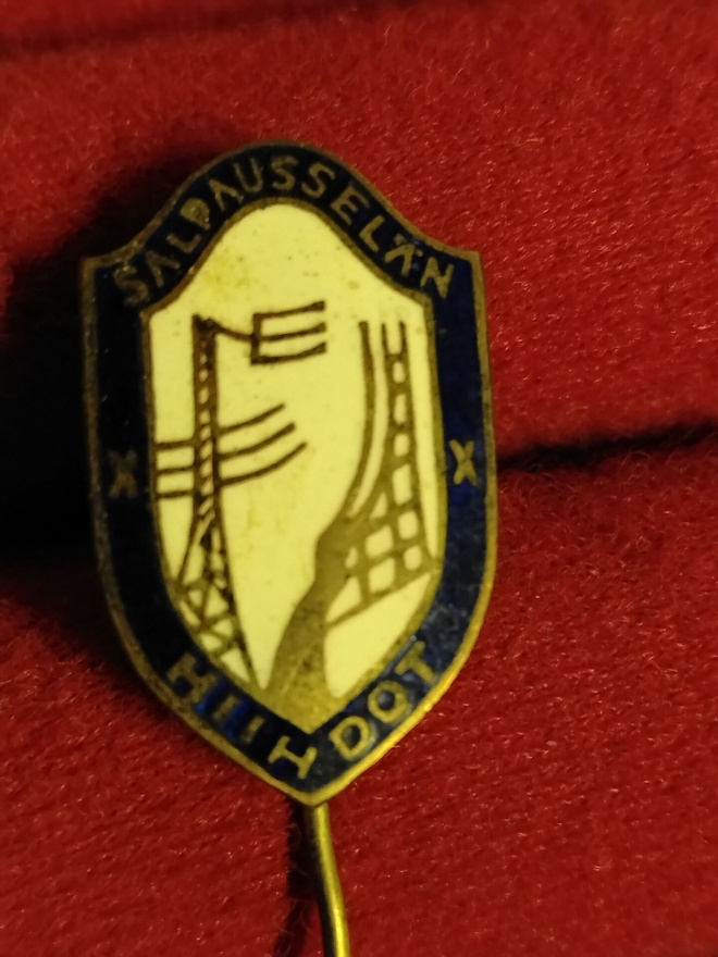 salpauselän hiidot rintaneula
