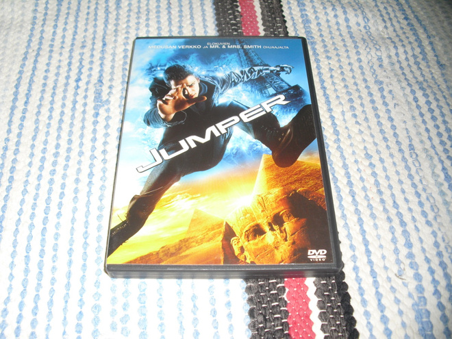 JUMPER (Hayden Christensen)***