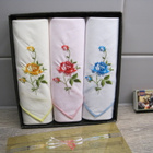 NENÄLIINASETTI, Three Ladies Handkerchiefs - pikkukuva 2