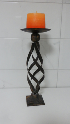 Iso, korkea 45cm , metallinen kynttilänjalka