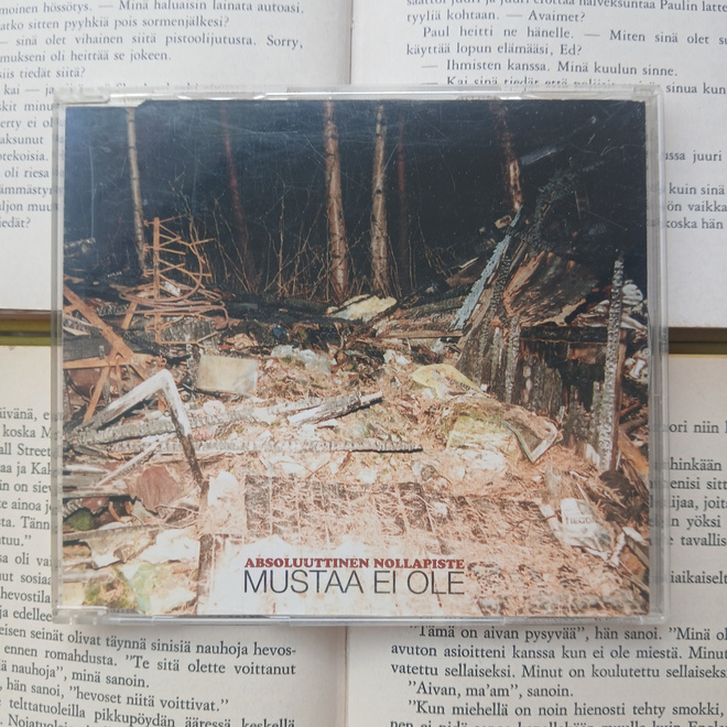 Absoluuttinen Nollapiste - Mustaa ei ole (CDs)