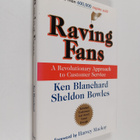 Kenneth H. Blanchard : Raving fans : a revolutionary appr... - pikkukuva 1
