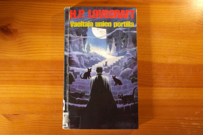 H.P.Lovecraft:Vaeltaja unien portilla.Nid.