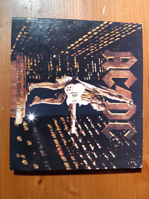 CD: AC/DC - Stiff Upper Lip