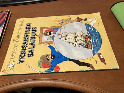 TINTIN SEIKKAILUT 16 YKSISARVINEN SALAISUUS