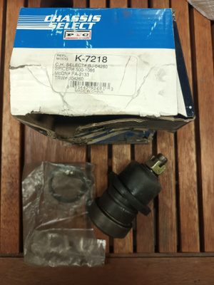 Chrysler Sebring v.1995-2000  yläpallonivel Moog K7218