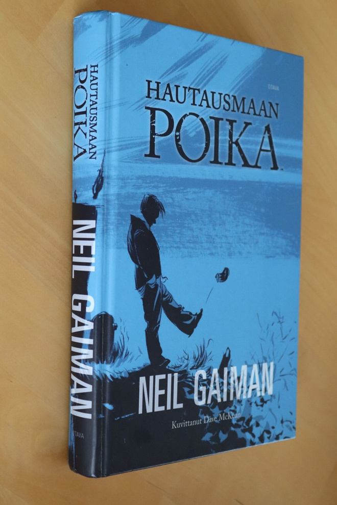 Neil Gaiman : Hautausmaan poika ( 1.p. 2009 )
