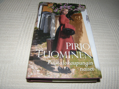 Pirjo Tuominen Puutalokaupungin naiset -sid