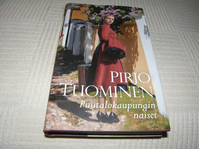 Pirjo Tuominen Puutalokaupungin naiset -sid