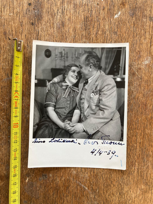 AINO LOHIKOSKI ja ARVI TUOMI, SIGNEERATTU VALOKUVA, 1939