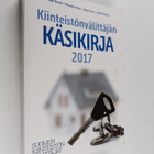 Tapio Nevala : Kiinteistönvälittäjän käsikirja 2017 - pikkukuva 1