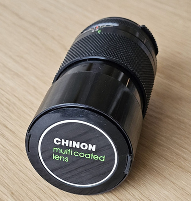 == CHINON 200mm F3.5 Monikerroksinen - M42