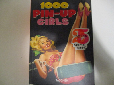 1000 PIN-UP GIRLS