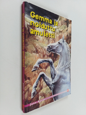 Jane Ayres : Gemma ja noiduttu amuletti