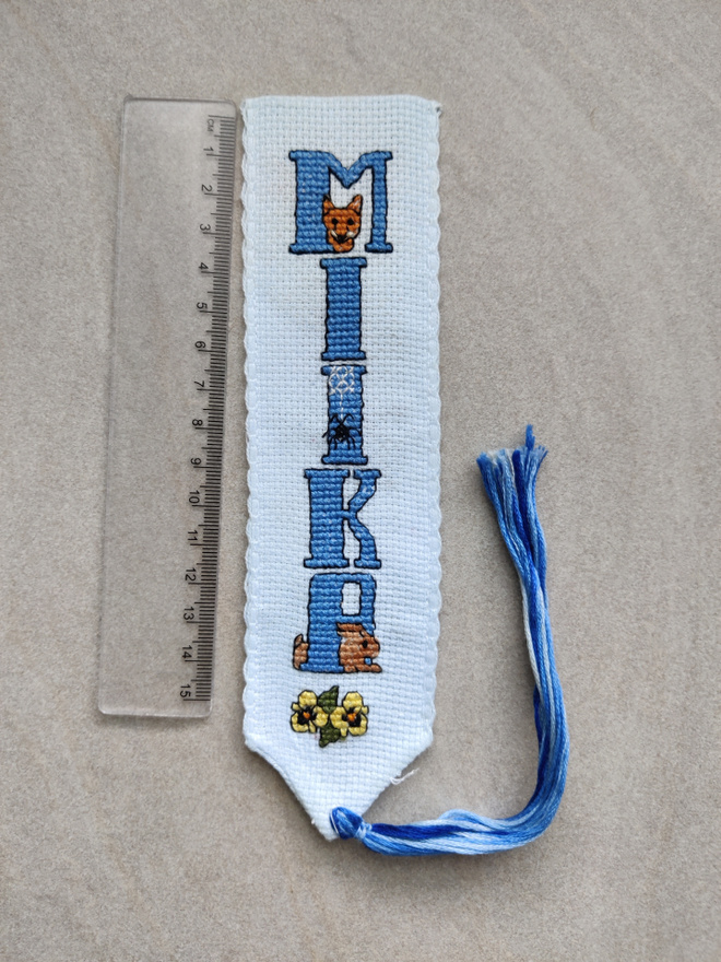 Kirjottu kirjanmerkki Miika