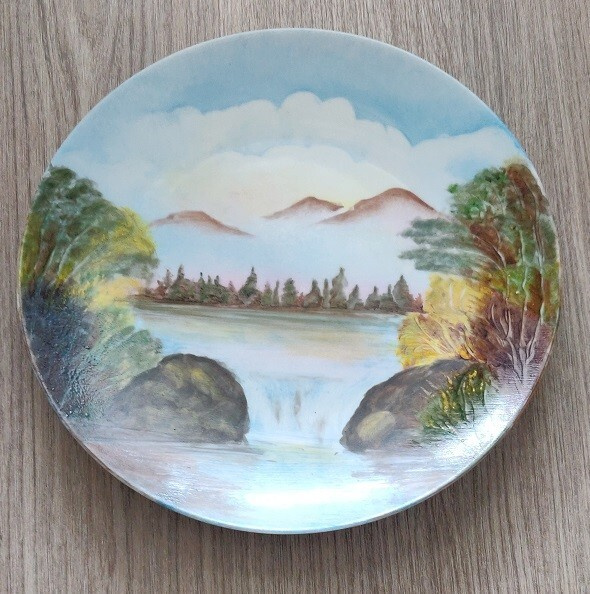 Käsinmaalattu Maisema seinälautanen