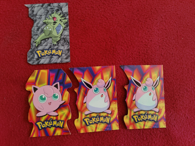 Pokemon die-cut -kortit kappalehinnoin.