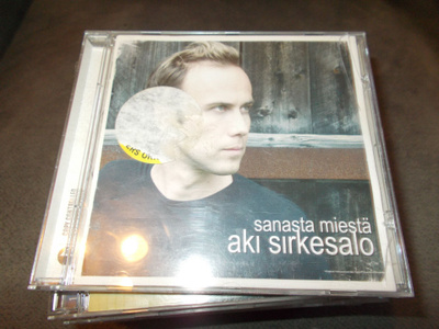CD AKI SIRKESALO ** SANASTA MIESTÄ **
