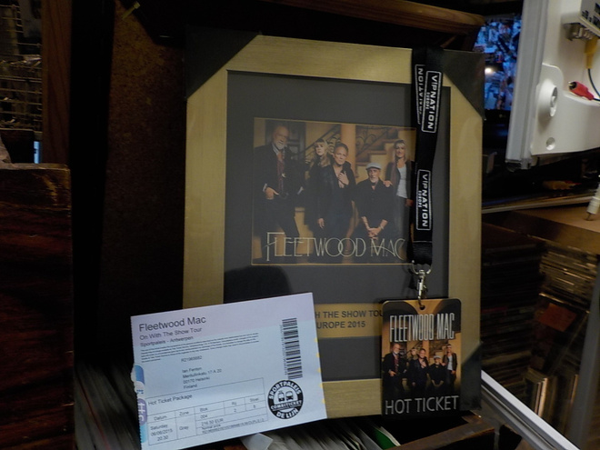 FLEETWOOD MAC - ON WITH THE SHOW TOUR HOT TICKET PACKAGE +