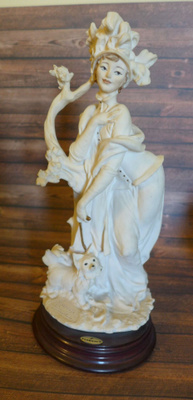 Figuuri posliinia nainen 1920 lukua italia