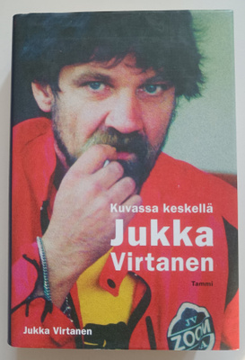 Jukka Virtanen: Kuvassa keskellä Jukka Virtanen