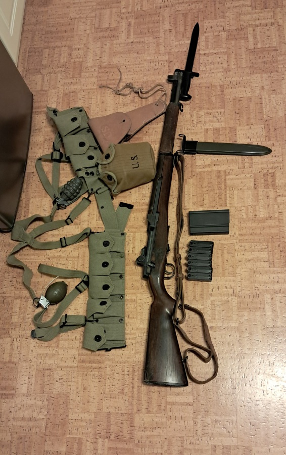 M1 Garand airsoft kivääri ja US army WW2 asukokonaisuus