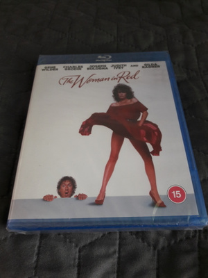 Unelmien nainen - the woman in red Blu-ray **muoveissa**