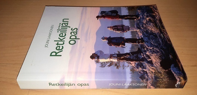 Jouni Laaksonen : Retkeilijän opas
