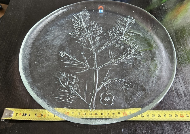 Humppilan lasi tarjoilulautanen, Kaija Aarikka?