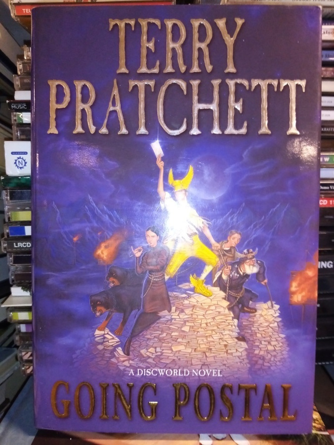 Terry Pratchett :  Going postal ( SIS POSTIKULU)