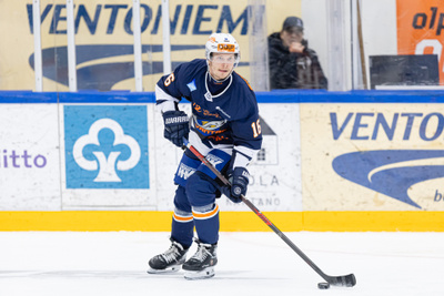 Kiekko-Vantaa Game Worn -pelipaita|#16 Teemu Henritius