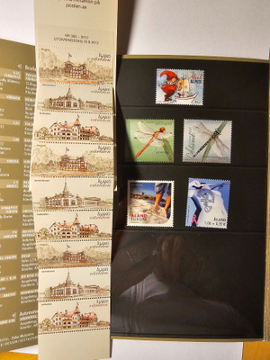 Ahvenanmaan vuosilajitelma 2012 (postitusarvo 107 euroa)