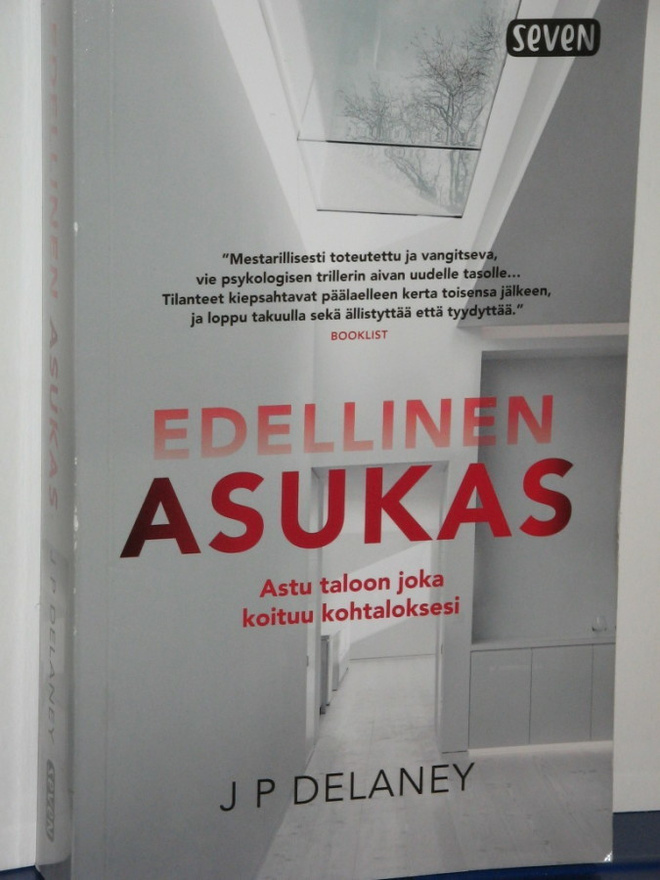 J P Delaney : EDELLINEN ASUKAS