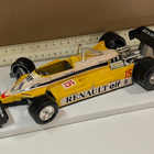 Bburago Renault RE 30 formula 1:24 - pikkukuva 1