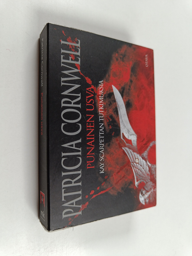 Patricia Cornwell : Punainen usva : Kay Scarpettan tutkim...