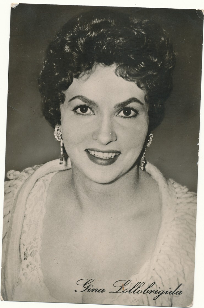 Filmitähti GINA LOLLOBRIGIDA - vanha kortti