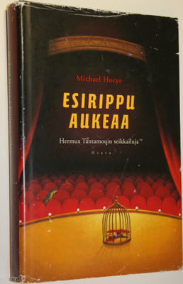 Michael Hoeye : Esirippu aukeaa