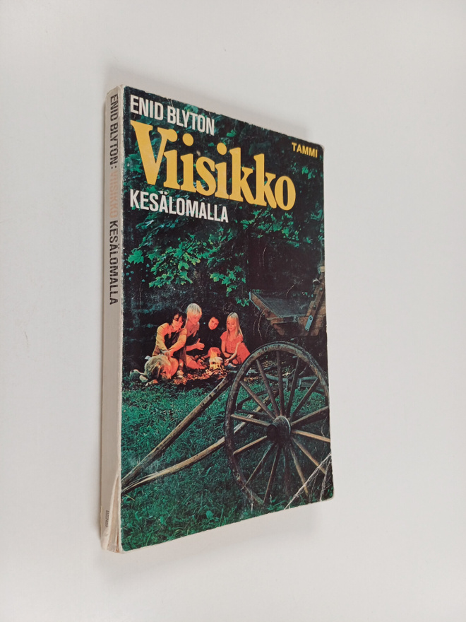 Enid Blyton : Viisikko kesälomalla
