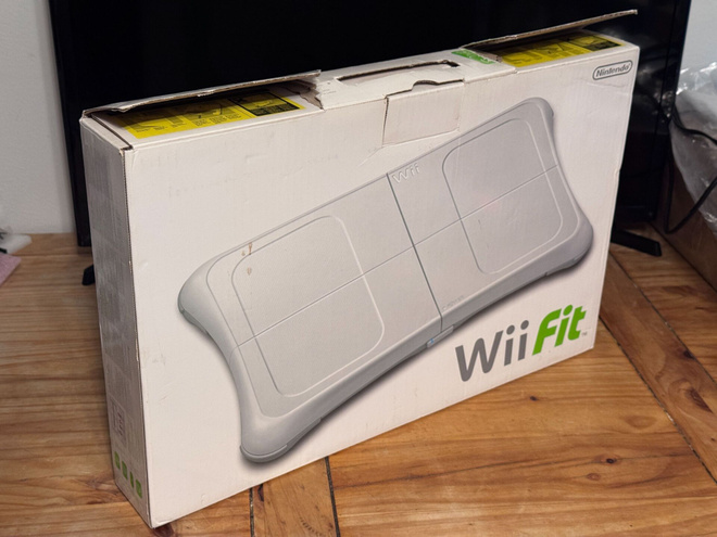 Nintendo Wii Fit, alkuperäisessä laatikossa, testaamaton