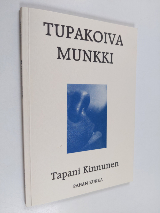 Tapani Kinnunen : Tupakoiva munkki (signeerattu, tekijän ...