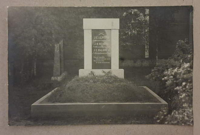 Hailuoto: 1928 Sankaripatsas *** (139)