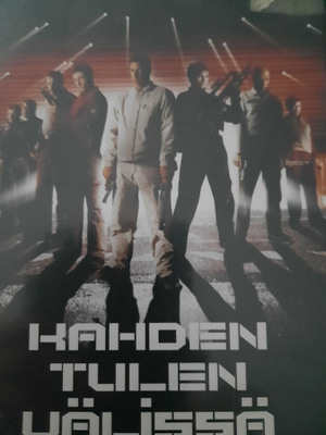 KAHDEN TULEN VÄLISSÄ DVD