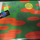 ERI ESITTÄJIÄ - OUT OF OUR IDIOT LP UK '87 PAINOS M-/M- - pikkukuva 1