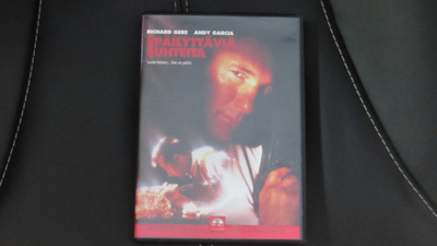 Epäilyttäviä suhteita DVD