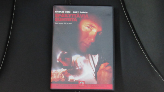 Epäilyttäviä suhteita DVD